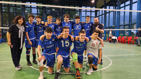 UNDER 17 FIELMANN